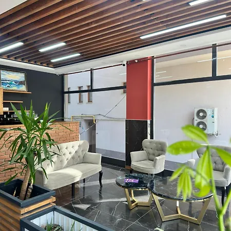 Renaissance Aparthotel 3*