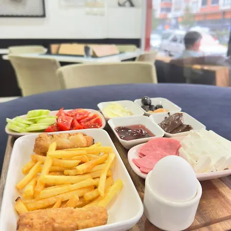 Renaissance Aparthotel 3*